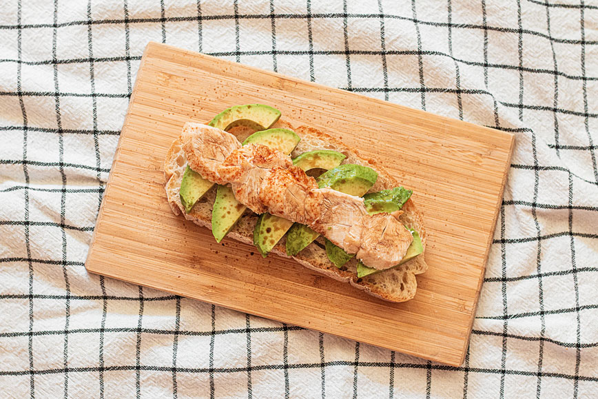 рецепты бутербродов: с курицей и авокадо