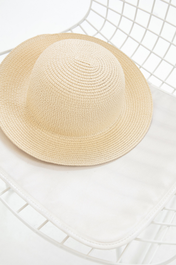 что носить в жару: шляпа с полями