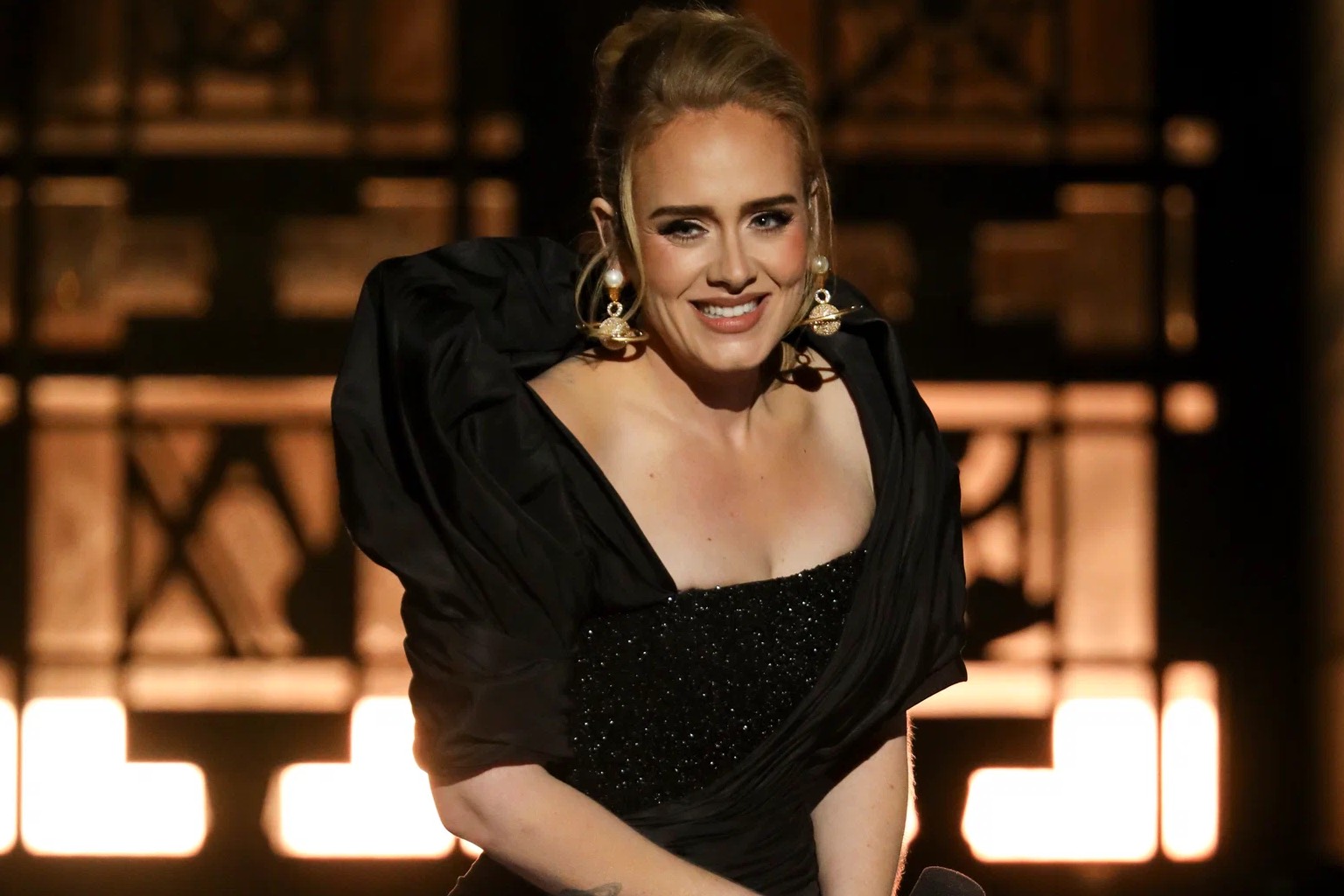 Adele nipslip