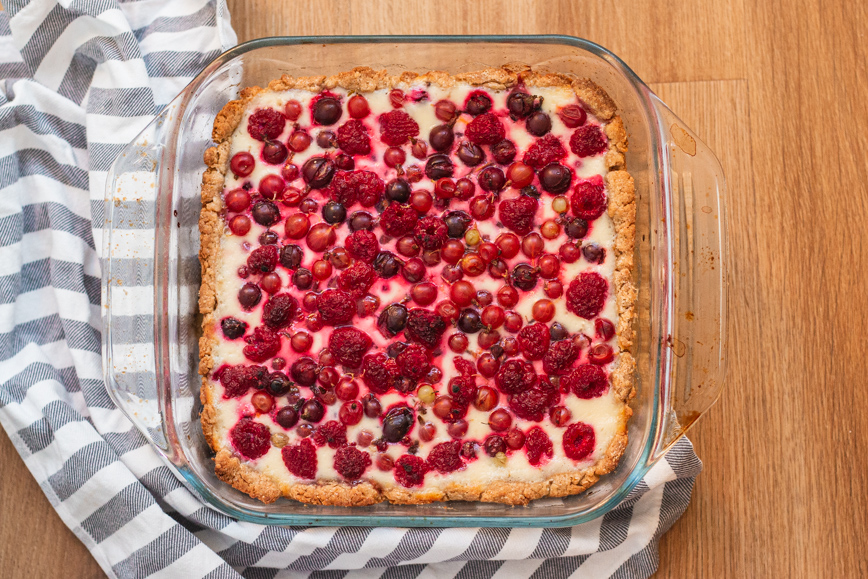 berry pie with sour cream filling