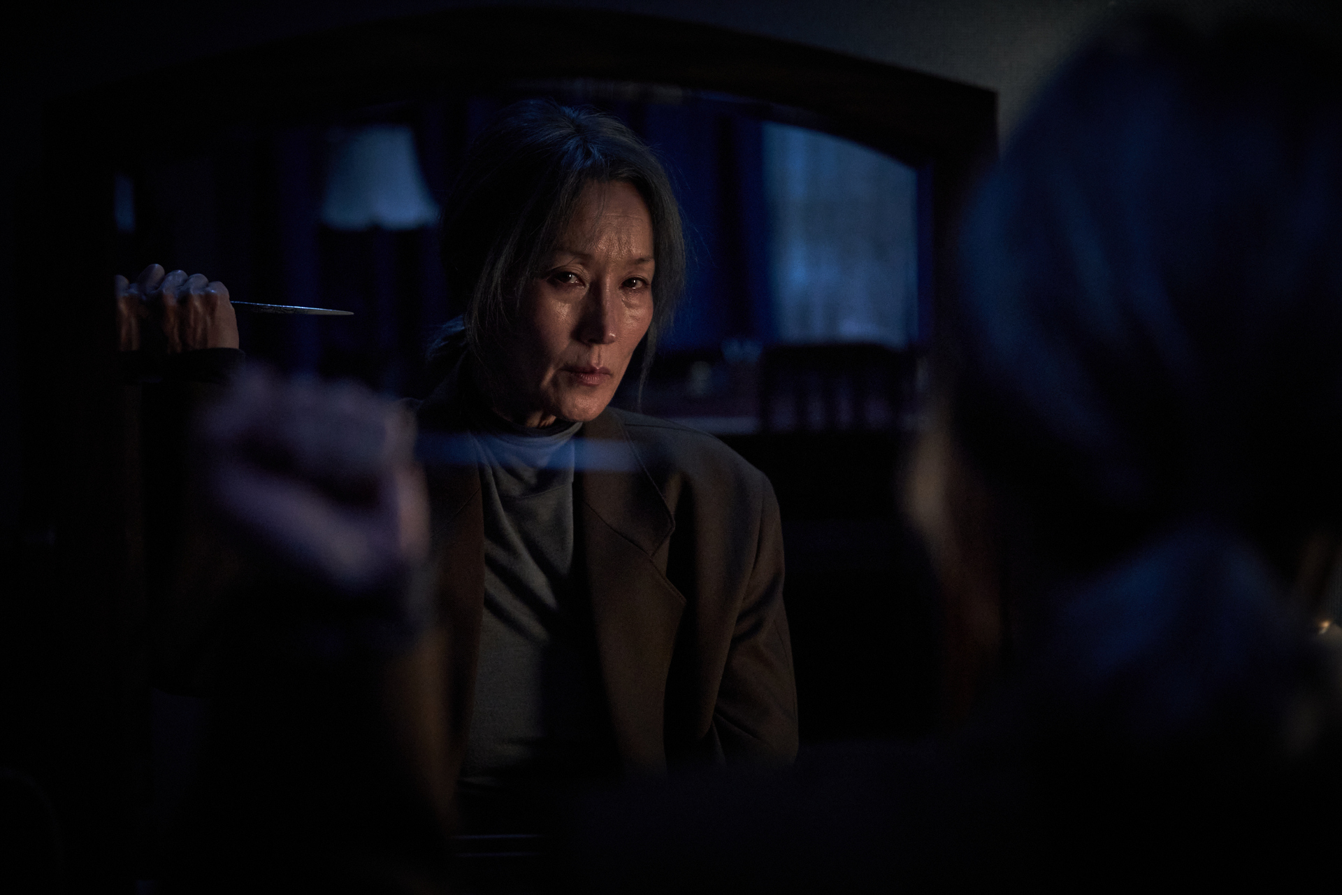 Тайны, убийства и изобретательная месть: каким вышел корейский экшен-триллер «Старуха с ножом»