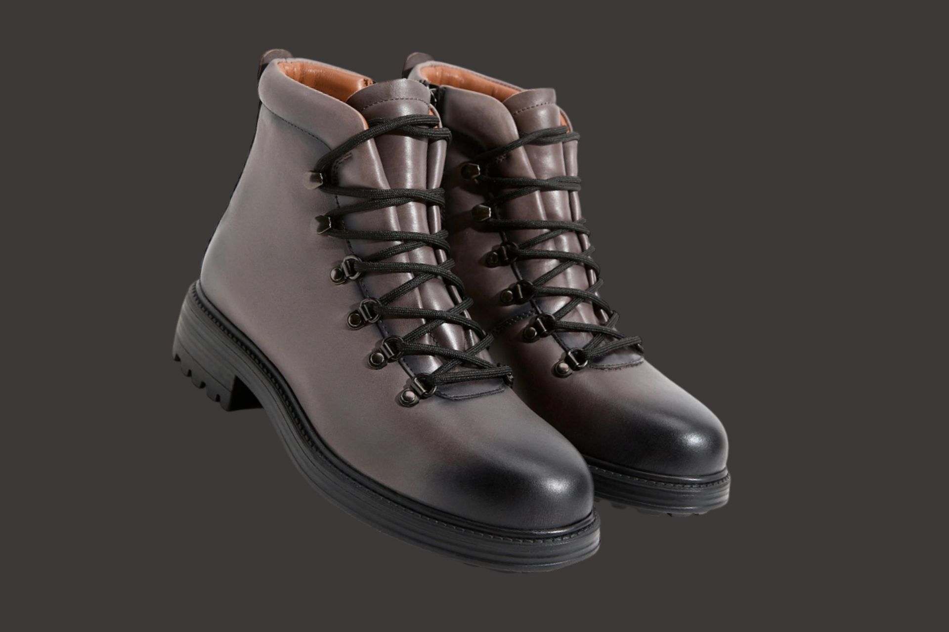 Эти ботинки от Maison David стоят 8 000 рублей, а выглядят на все 20 000