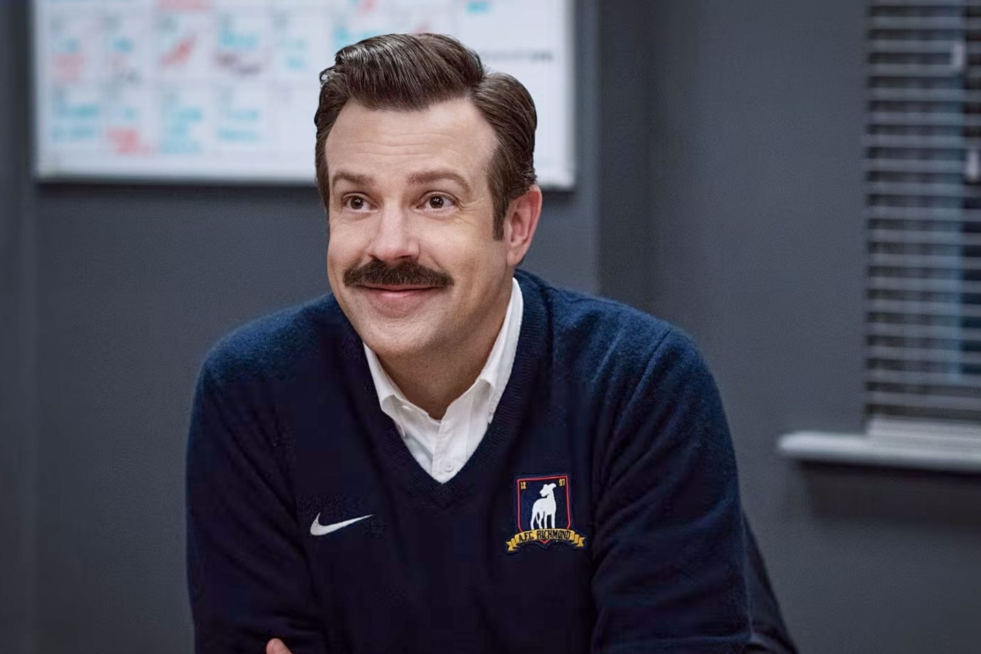 Collider назвал 8 сериалов 2020-х годов, которые можно смело считать настоящими шедеврами. Тед Лассо