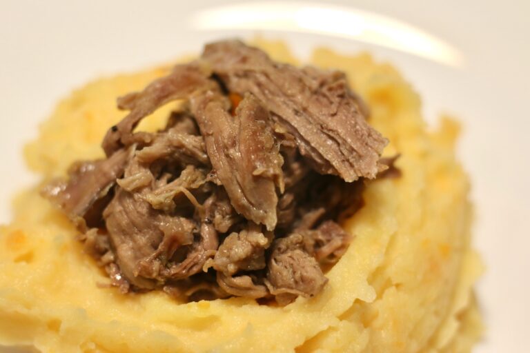 Рваная говядина — трендовый рецепт сочного мяса для ленивых