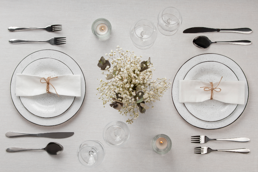 Как правильно сервировать стол: пример ошибки