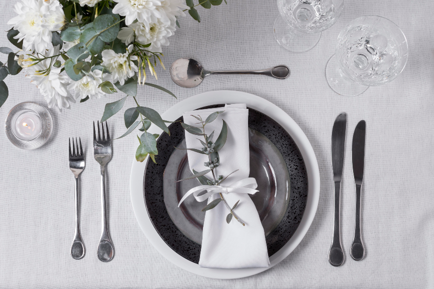 Как правильно сервировать стол